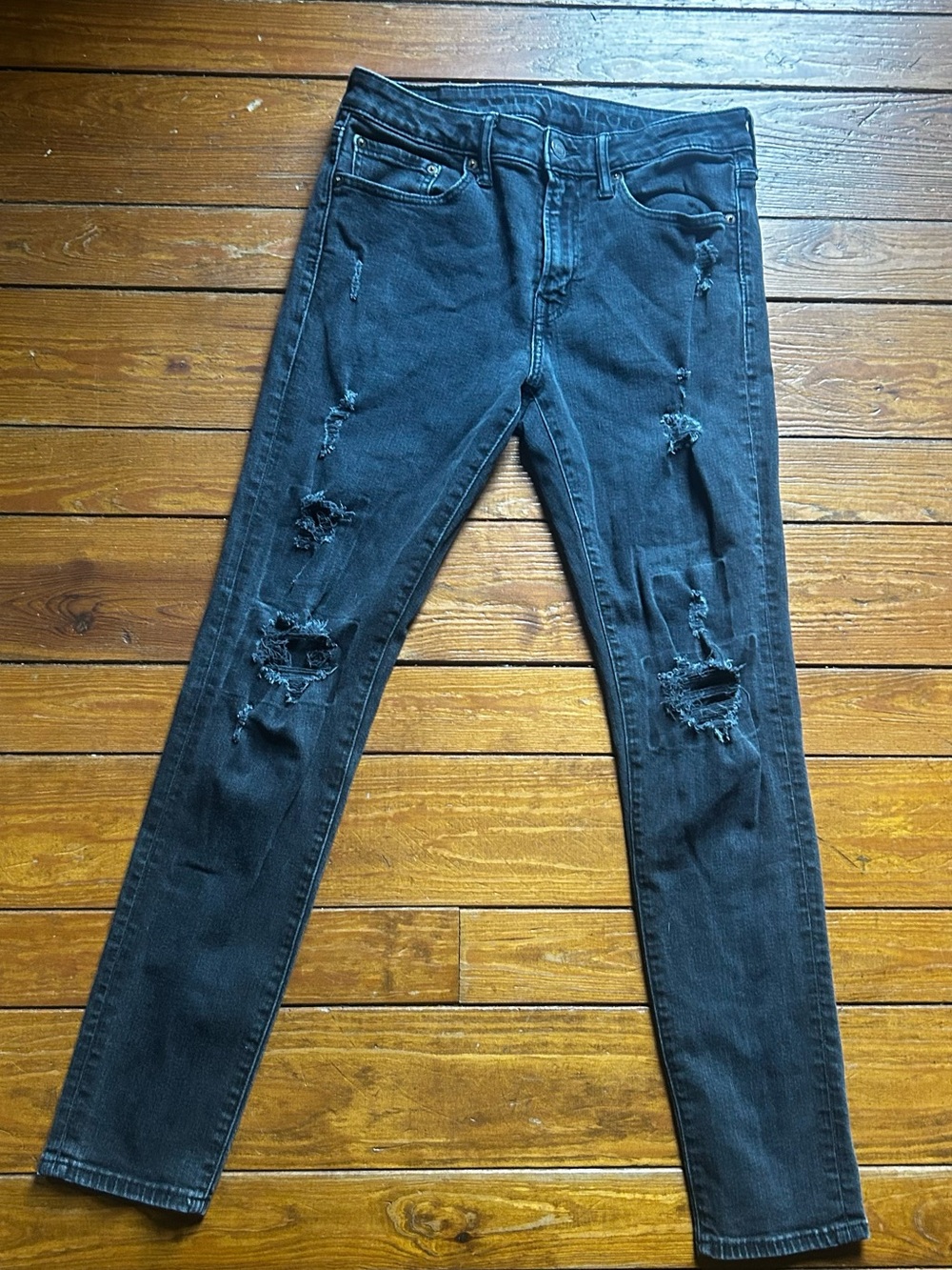 Men’s Distressed Black Skinny Jeans